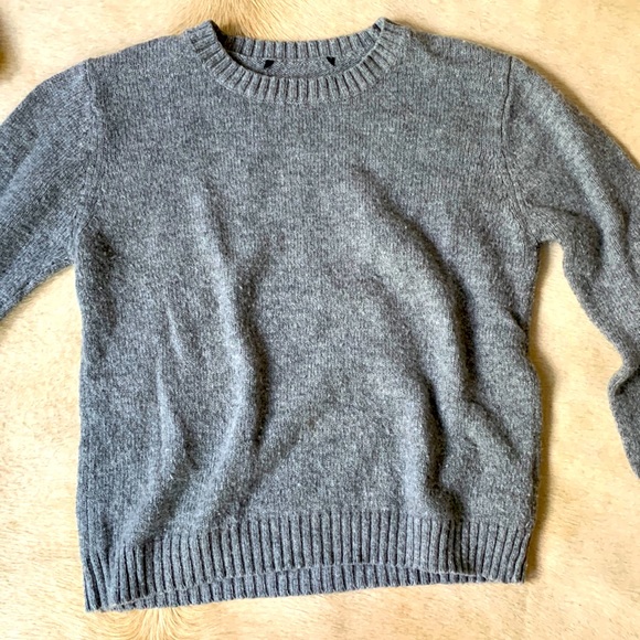 Brandy Melville Sweaters - BRANDY MELVILLE Gray Cropped Knit Pullover Sweater